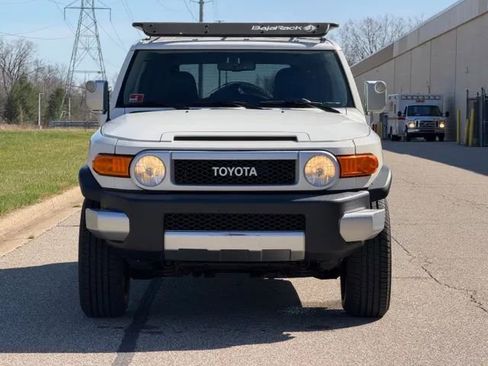 Used 2012 Toyota FJ Cruiser 4WD w/ Convenience Pkg image 5