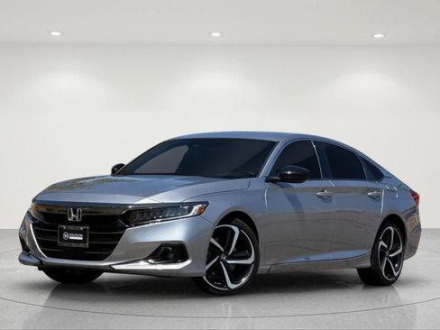 Used 2022 Honda Accord Sport image 2