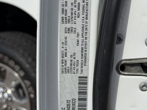 Used 2024 RAM 2500 Big Horn AWD/4WD image 32