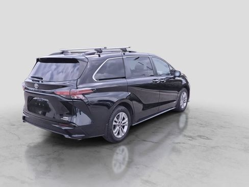 Used 2021 Toyota Sienna AWD image 8