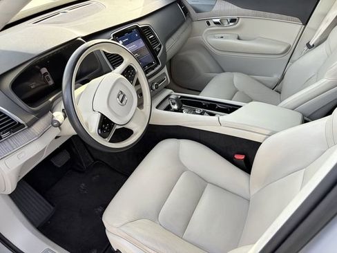 Used 2023 Volvo XC90 B6 Plus w/ Protection Package Premier AWD/4WD image 4