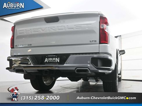 Used 2023 Chevrolet Silverado 1500 LTZ AWD/4WD image 24