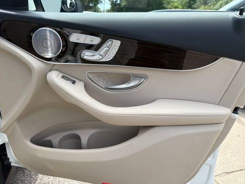 Used 2020 Mercedes-Benz GLC 300 image 45