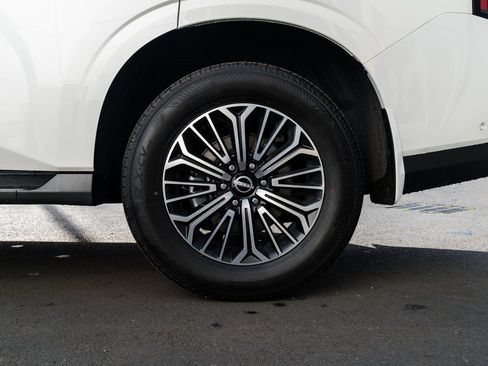 New 2026 Nissan Armada Platinum image 7