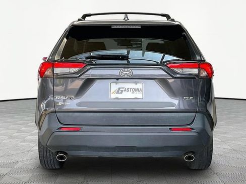 Used 2021 Toyota RAV4 XLE FWD image 6