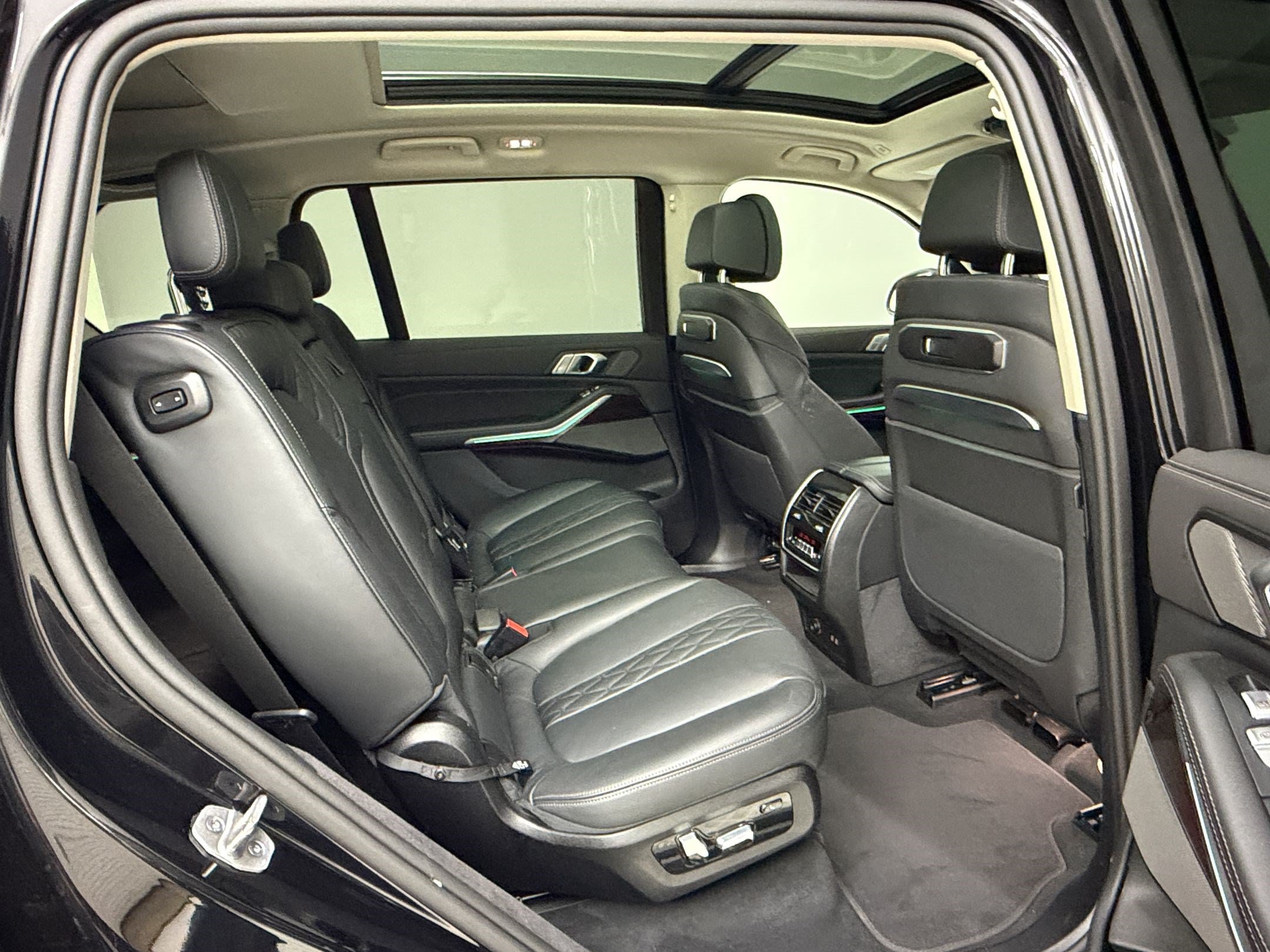 Used 2026 BMW X7 xDrive40i AWD/4WD image 31