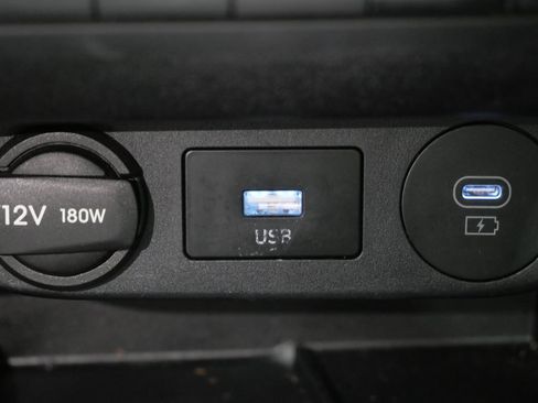 Used 2025 Hyundai Elantra Limited FWD image 22