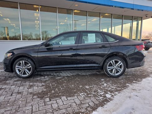 Used 2024 Volkswagen Jetta SE image 2