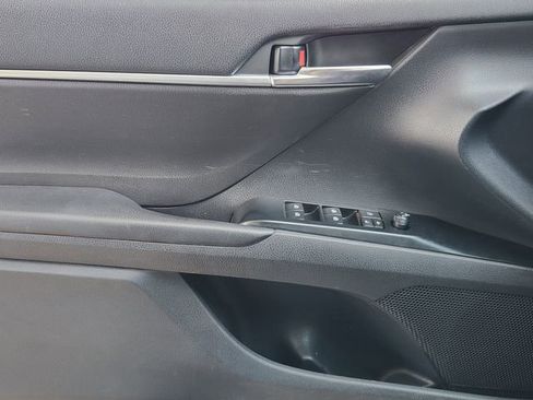 Used 2019 Toyota Camry LE image 21