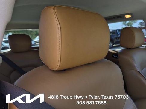 Used 2017 INFINITI QX80 Signature Edition RWD image 13