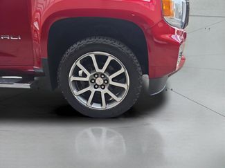 Used 2021 GMC Canyon Denali video 2