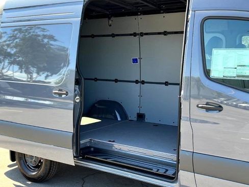 New 2024 Mercedes-Benz Sprinter 144 Cargo image 24