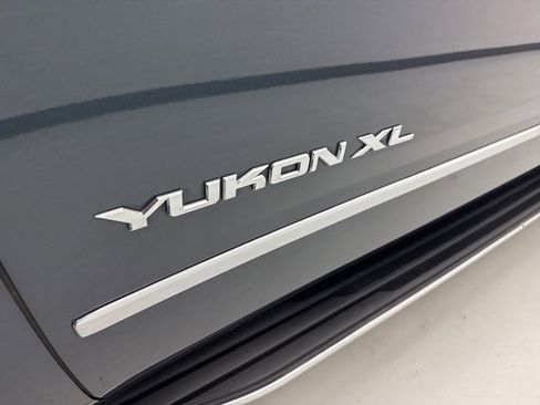 Used 2020 GMC Yukon XL SLT image 27