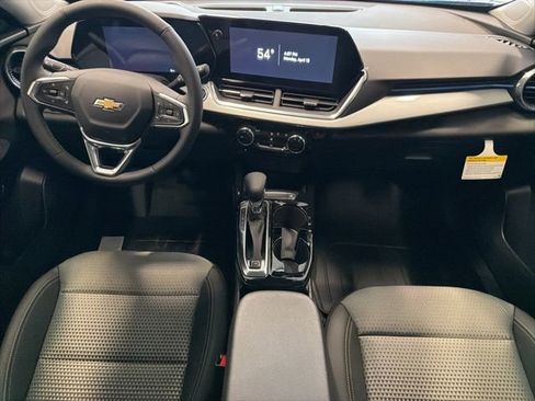 New 2026 Chevrolet Trax LT w/ Driver Confidence Package FWD image 29