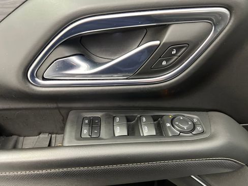 Used 2023 GMC Yukon SLT image 11