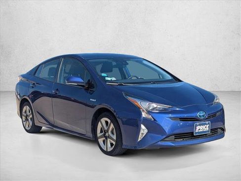 Used 2017 Toyota Prius Three Touring image 3