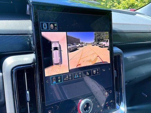 Used 2026 GMC Yukon AT4 w/ AT4 Premium Plus Package AWD/4WD image 18