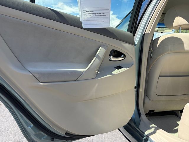 Used 2007 Toyota Camry LE FWD image 35