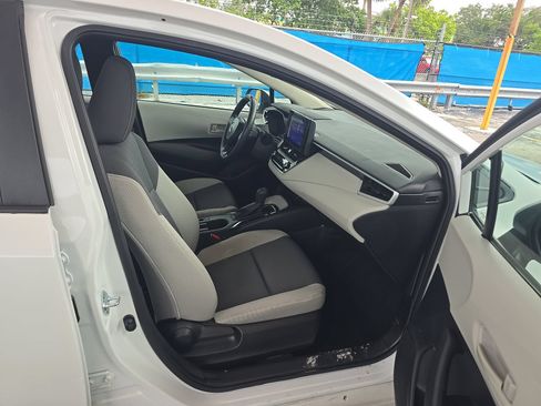 Used 2025 Toyota Corolla LE w/ Convenience Package FWD image 10