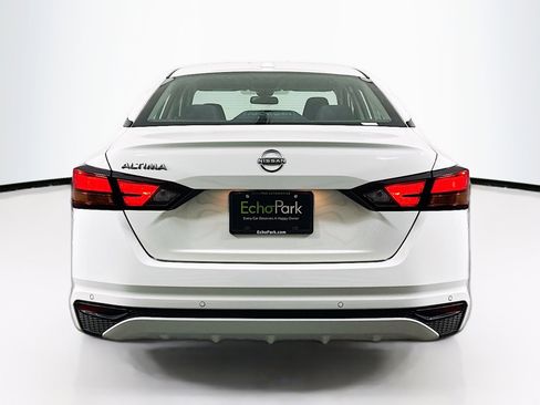 Used 2025 Nissan Altima 2.5 SV image 7