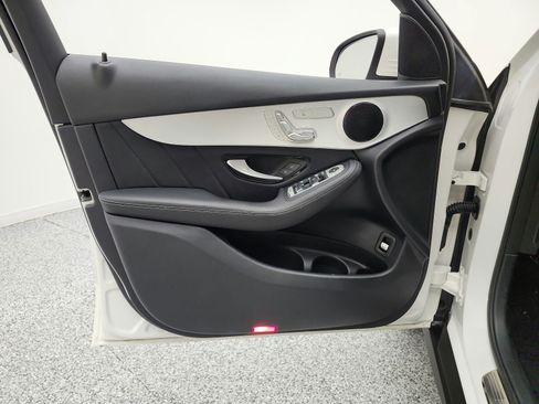 Used 2019 Mercedes-Benz GLC 300 image 12