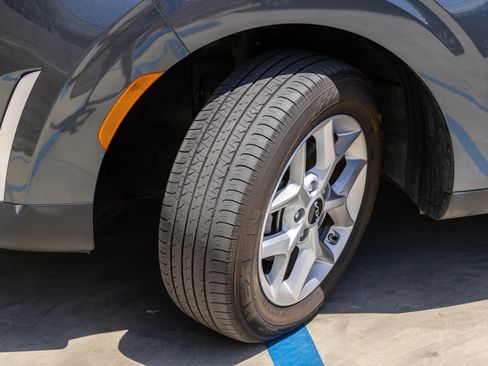 Used 2025 Kia Soul LX w/ LX Technology Package FWD image 33