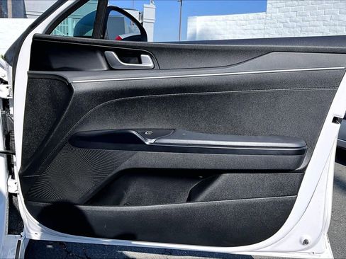 Used 2022 Kia K5 LX image 21