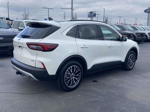 Used 2024 Ford Escape SE w/ PHEV Premium Package image 6