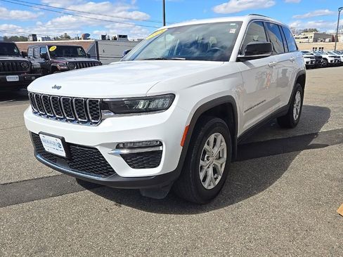 Certified 2023 Jeep Grand Cherokee Limited w/ MOPAR Finishing Package AWD/4WD image 4