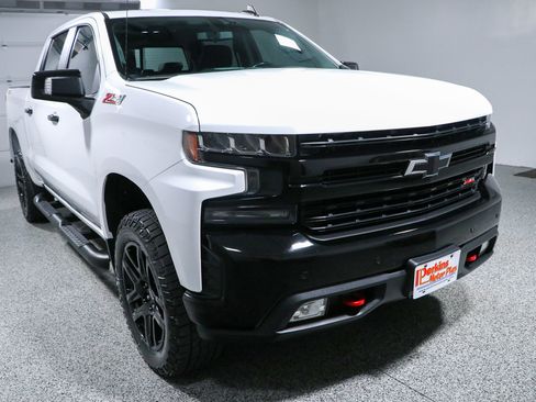 Used 2021 Chevrolet Silverado 1500 LT Trail Boss w/ Convenience Package II AWD/4WD image 5