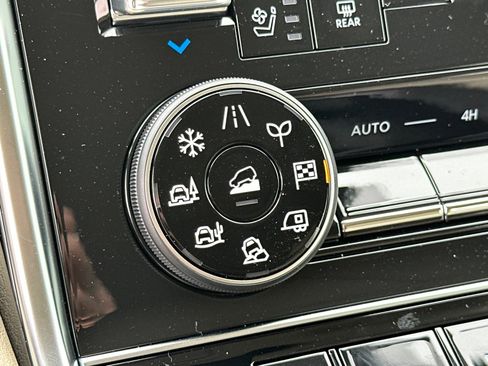 New 2026 Nissan Armada Platinum Reserve image 38