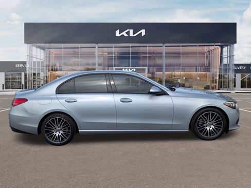 Used 2022 Mercedes-Benz C 300 Sedan image 3