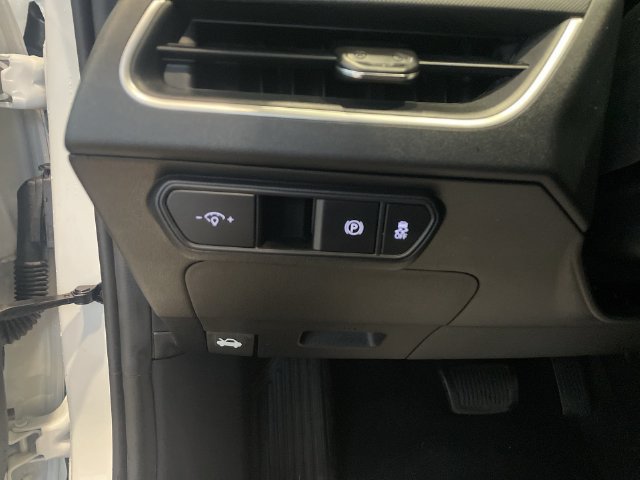 Used 2025 Kia K4 FWD image 21