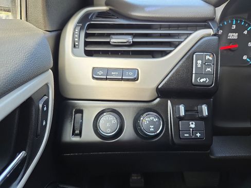 Used 2019 GMC Yukon XL Denali AWD/4WD image 21