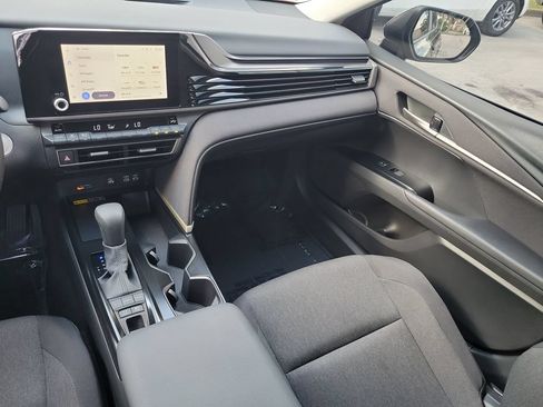 Used 2026 Toyota Camry LE FWD image 28
