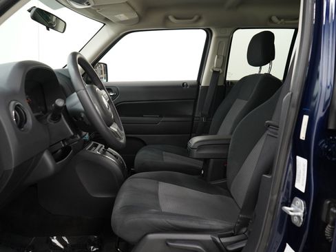 Used 2014 Jeep Patriot Latitude AWD/4WD image 21