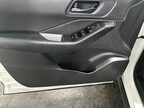 Used 2024 Nissan Rogue S AWD/4WD image 14