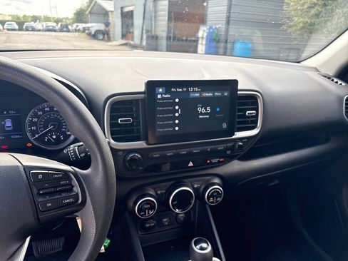 Used 2020 Hyundai Venue SEL FWD image 20