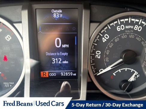 Used 2016 Toyota Tacoma Limited w/ Towing Package image 24