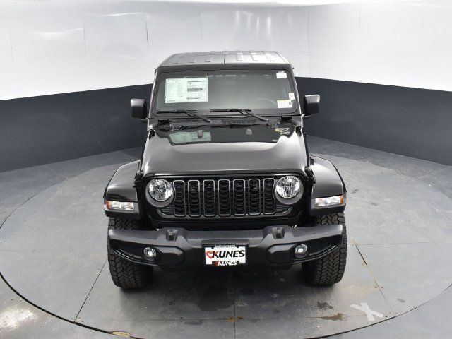 Used 2025 Jeep Gladiator Sport AWD/4WD image 38