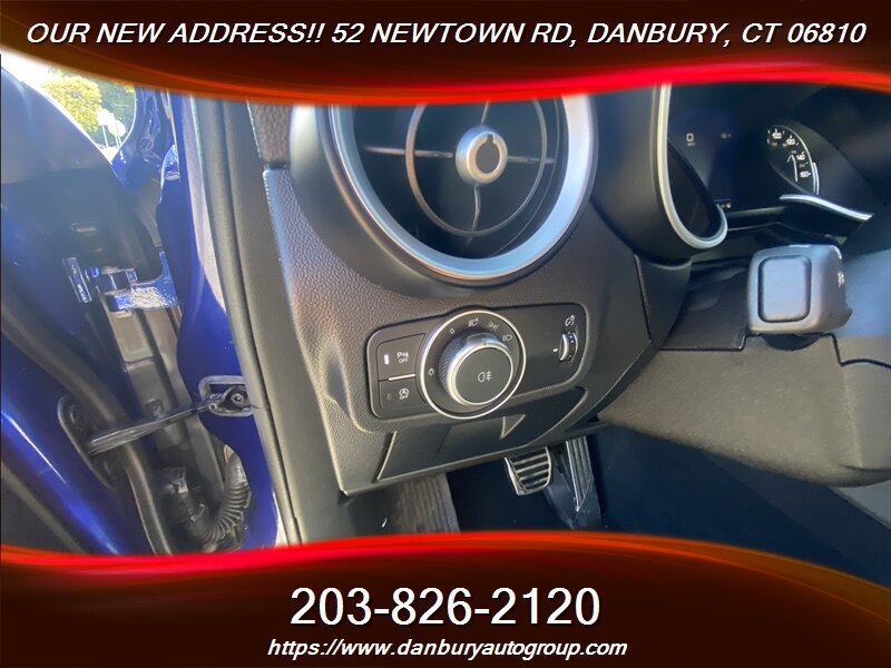 Used 2023 Alfa Romeo Stelvio Ti AWD/4WD image 13