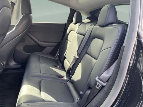 Used 2024 Tesla Model Y Long Range image 25