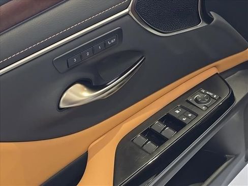 New 2025 Lexus ES 350 w/ Luxury Package image 16