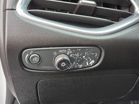 Used 2020 Chevrolet Malibu LT image 14