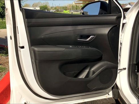 Used 2025 Hyundai Santa Cruz SE image 10