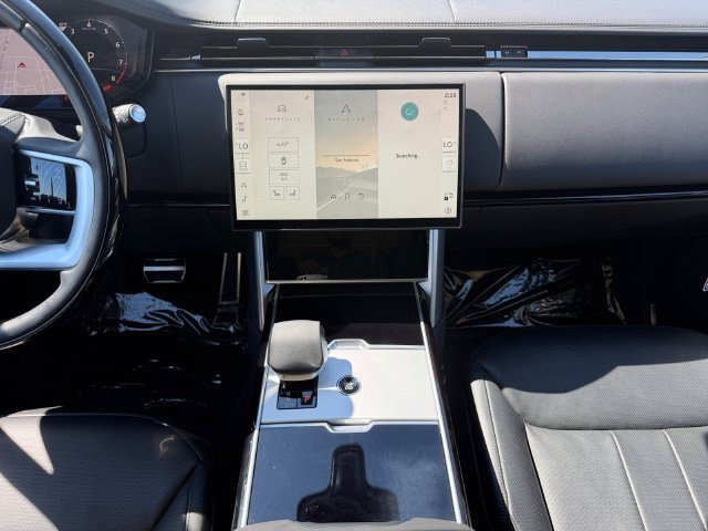 Certified 2025 Land Rover Range Rover SE AWD/4WD image 15