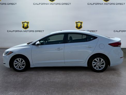 Used 2017 Hyundai Elantra SE FWD image 2