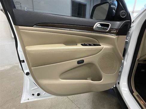 Used 2014 Jeep Grand Cherokee Limited w/ Trailer Tow Group IV image 11