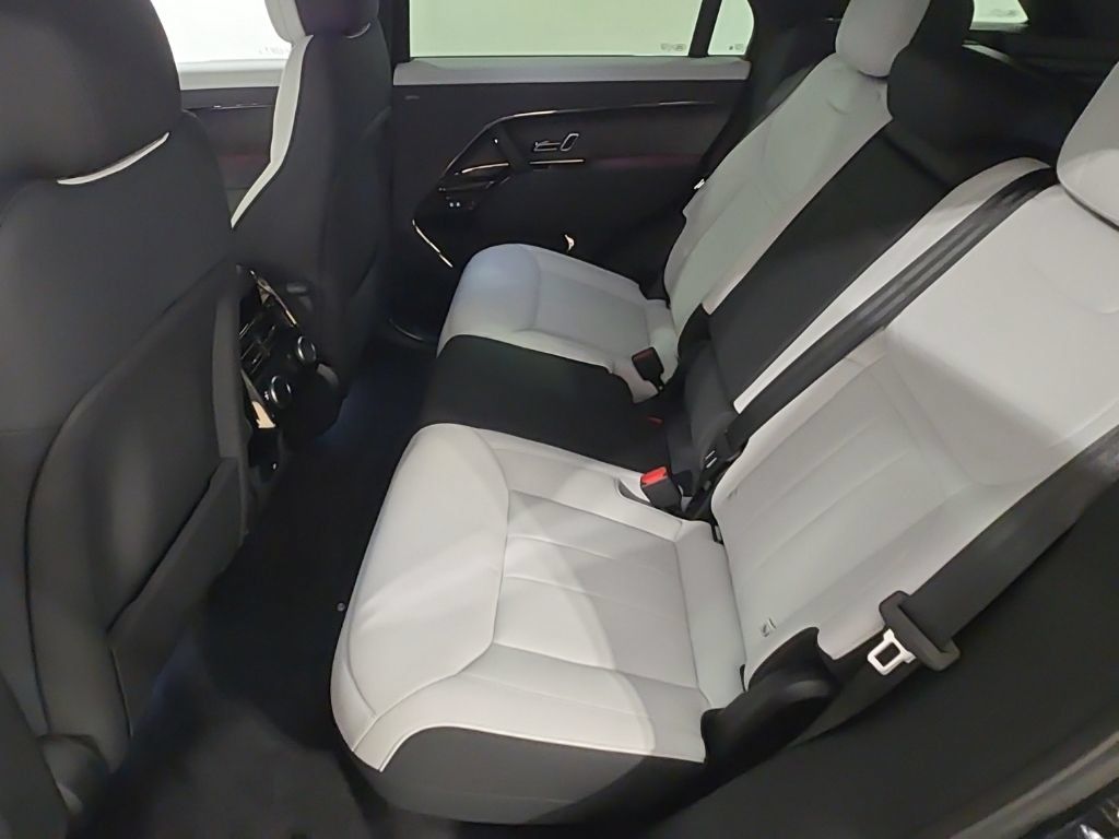 New 2026 Land Rover Range Rover Sport Dynamic SE AWD/4WD image 21