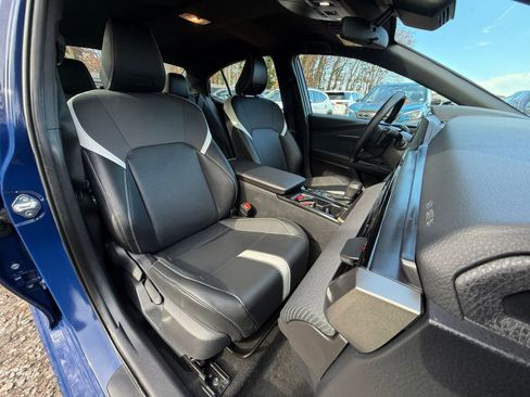 Used 2025 Toyota Camry SE image 36